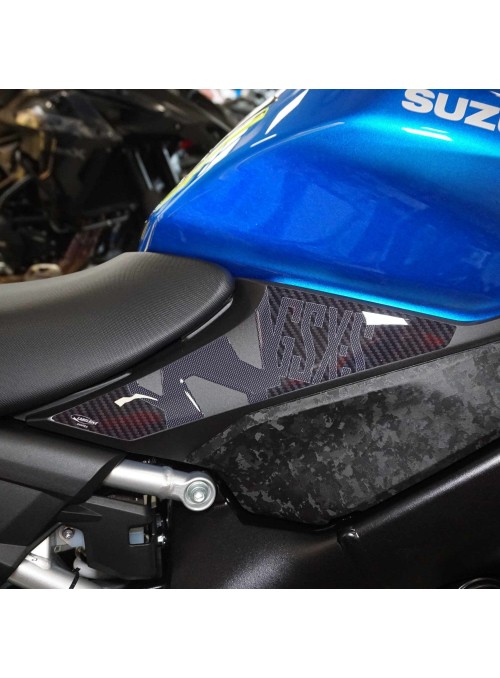 Adesivi 3D Protezioni Laterali sottosella compatibili con Suzuki GSX-S 1000 2021