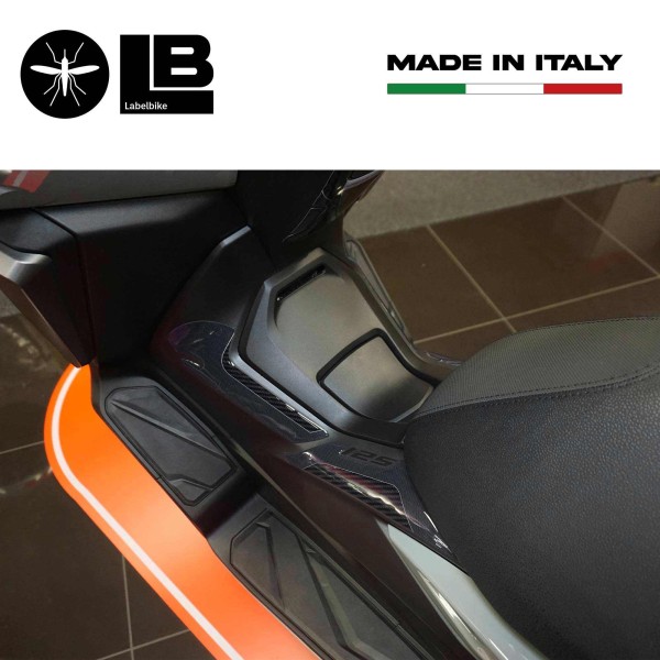 Stickers 3D tunnel central zone latérale compatible avec Honda Forza 125 2022-23