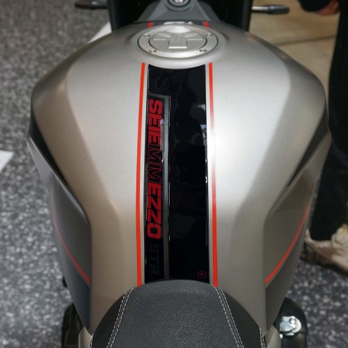 Tapis de réservoir 3D adhésif compatible avec Moto Morini SEIEMMEZZO STR