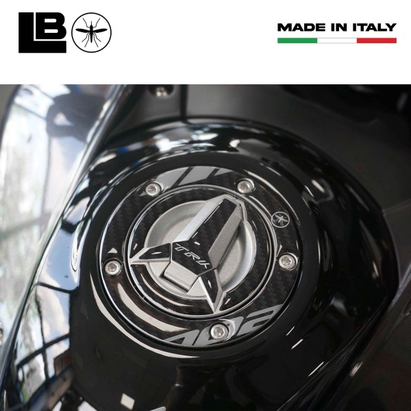 Protección adhesiva 3D del tapón del depósito compatible con Benelli TRK 702 y 702X