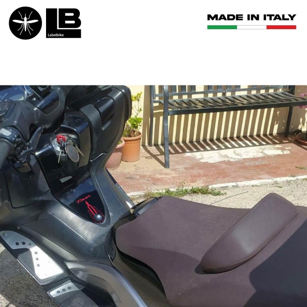 Adhesive resin gel 3D footpeg area protection compatible with T-Max 2008-2011