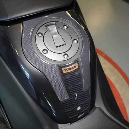 Adesivo resinato 3D Protezione Borchia Tunnel compatibile con Yamaha Tmax 2022-5