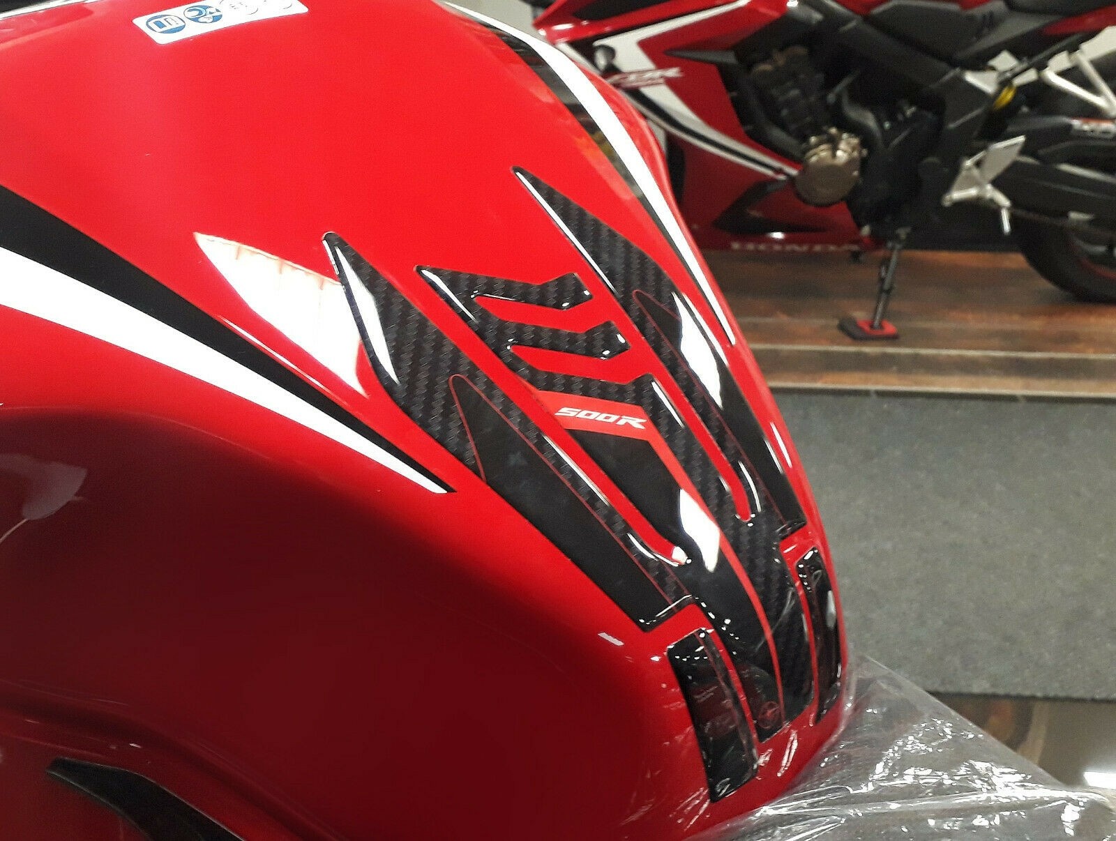 Paraserbatoio Adesivo 3D Carbon Per Moto - Compatibile Honda, Kawasaki, Yamaha, Ducati