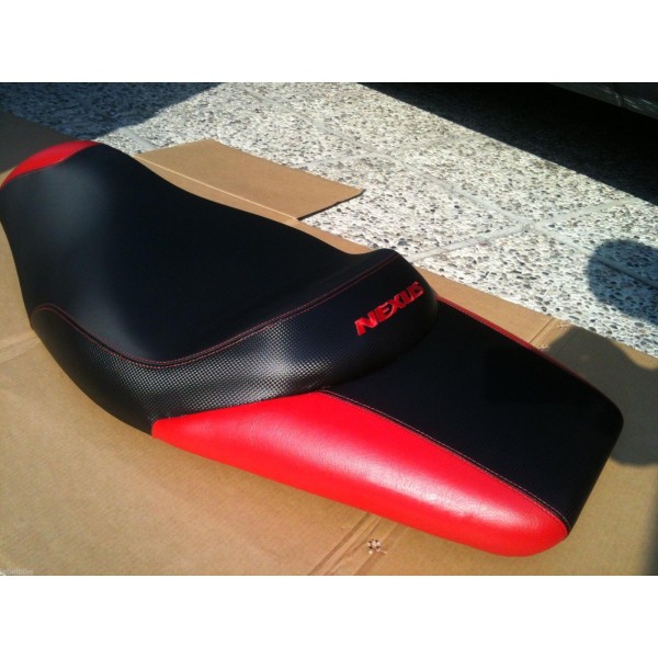 GILERA Nexus 250-300 CUSTOM SADDLE ΚΑΛΥΨΗ ΚΑΘΙΣΜΑΤΟΣ για σκούτερ Carbon-Red