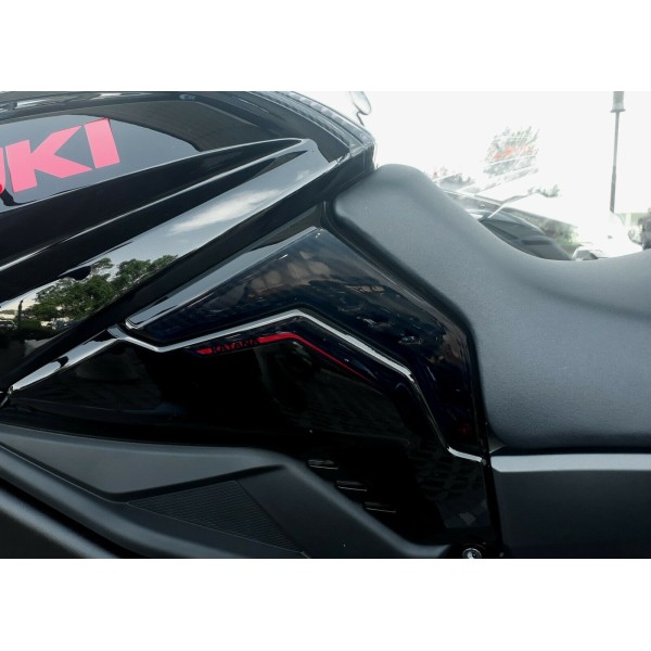 Stickers Protections latérales moto compatibles avec Suzuki Katana 2019-23 Rouge