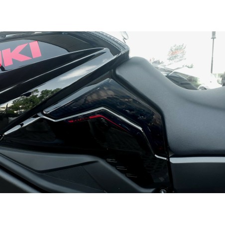 Aufkleber Motorrad Seitenprotektoren kompatibel mit Suzuki Katana 2019-23 Rot
