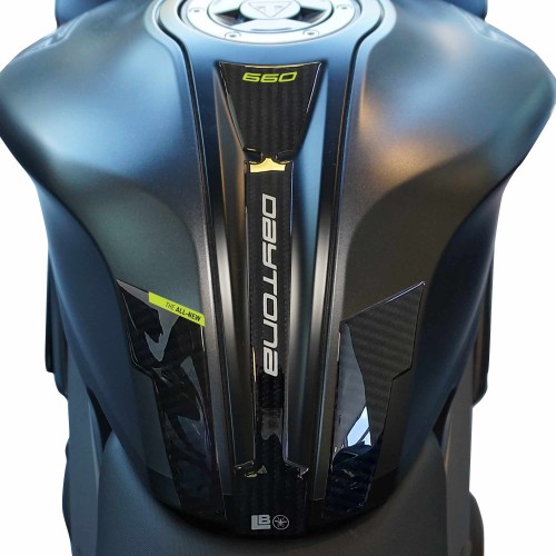                             Αυτοκόλλητα 3D Tank Guard συμβατά με Triumph Daytona 660 2024
                          
