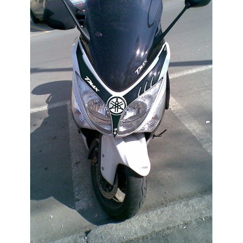 Y DELANTERO 3D RESINADO ADHESIVOS TAPA CARENA TMAX 500 YAMAHA T MAX 08-11 NEGRO