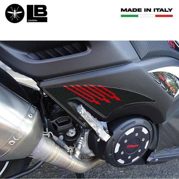 2 ADHESIVES CARBONE 3D compatibles pour YAMAHA TMAX 530 PASSENGER FOOT PROTECTIONS