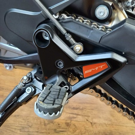 Stickers 3D repose-pieds moto compatibles avec KTM 890 SMT 2025