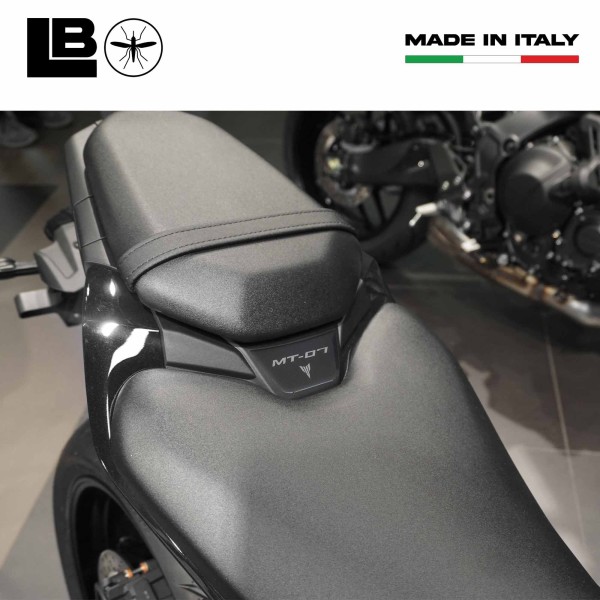 Protection arrière de siège 3D adhésive compatible avec Yamaha MT-07 2025