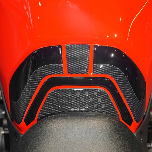 Sticker Tank Guard LOW motorbike tank compatible with Yamaha Tracer 9 2025