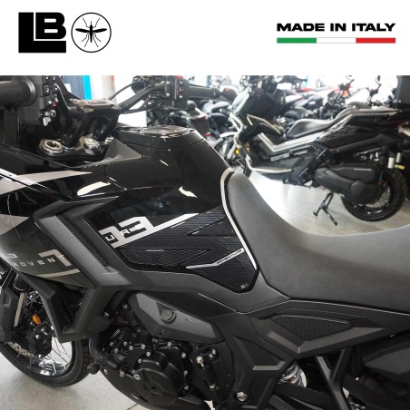 Adesivi 3D Protezioni Laterali Serbatoio moto compatibili con Zontes 703F 2025