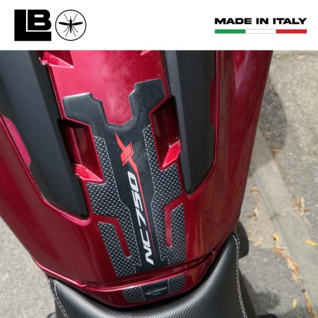 Paraserbatoio ADESIVO 3D compatibile per NC 750 X MOTO HONDA NC750X 2016-2020