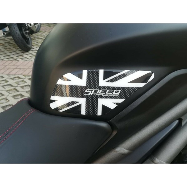 2 3D KNEEL PROTECTIONS compatible for triumph SPEED TRIPLE 2016 - 2019 motorbikes