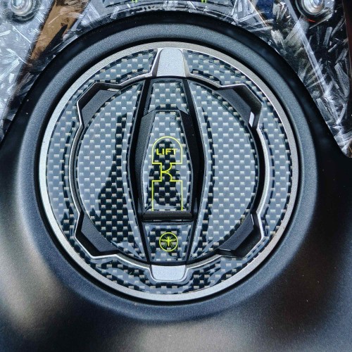 Protecteur de bouchon de réservoir adhésif moto compatible avec Kawasaki Z650 2017-2022.