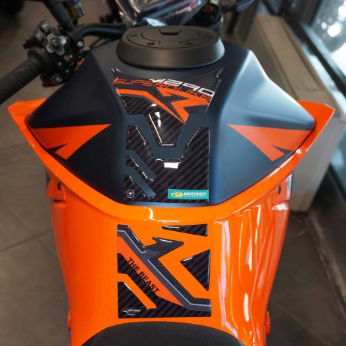                             Sticker 3D Tank Guard compatible avec les motos KTM 1290 Super Duke R 2020-2022
                          