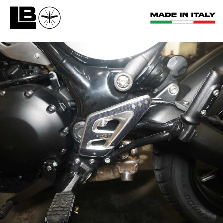 Adesivi 3D Protezioni Battitacco pedane moto compatibili con Triumph Speed 400