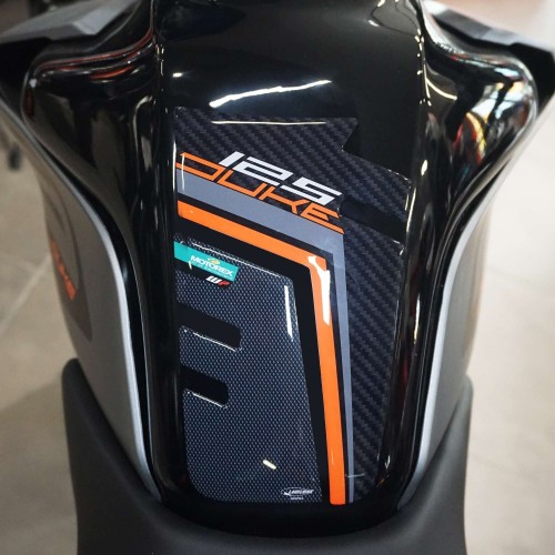                             Αυτοκόλλητο 3D Tank Guard συμβατό με μοτοσικλέτες Ktm Duke 125 2017-2023
                          