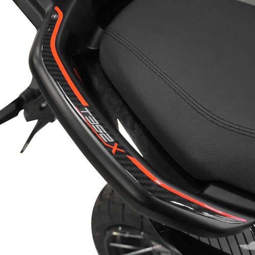                             Adesivi 3D Protezioni Maniglie Passeggero compatibili con Morbidelli T352X 2026
                          