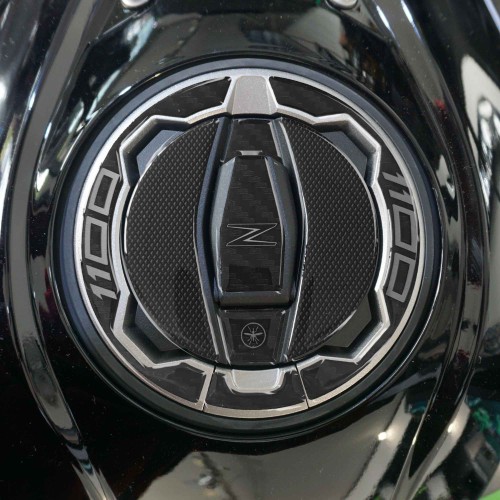                             Adesivo 3D Protezione Tappo Serbatoio moto compatibile con Kawasaki Z1100 2026
                          