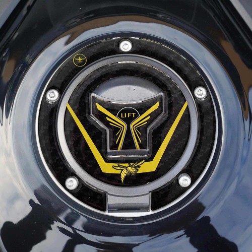                            Adesivo 3D protezione tappo serbatoio moto compatibile con Honda Hornet 500 750
                          