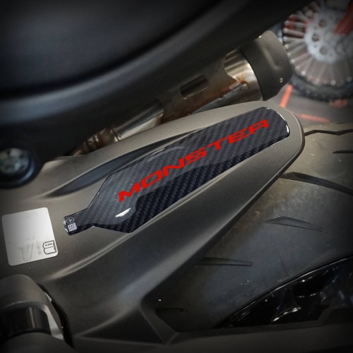                             Adesivo 3D Parafango Posteriore moto compatibile con Ducati Monster V2 2026
                          