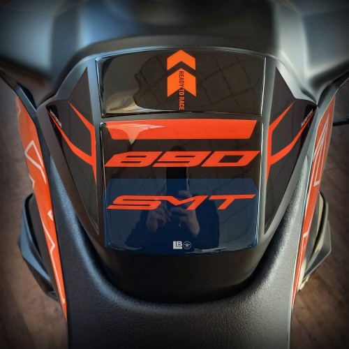                            Protection de réservoir adhésive 3D pour moto, compatible avec la KTM 890 SMT 2026
                          
