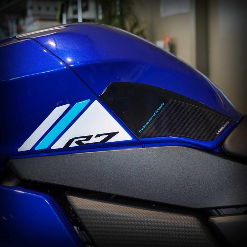                             Adesivi Protezioni Laterali Serbatoio moto compatibili con Yamaha R7 2026
                          